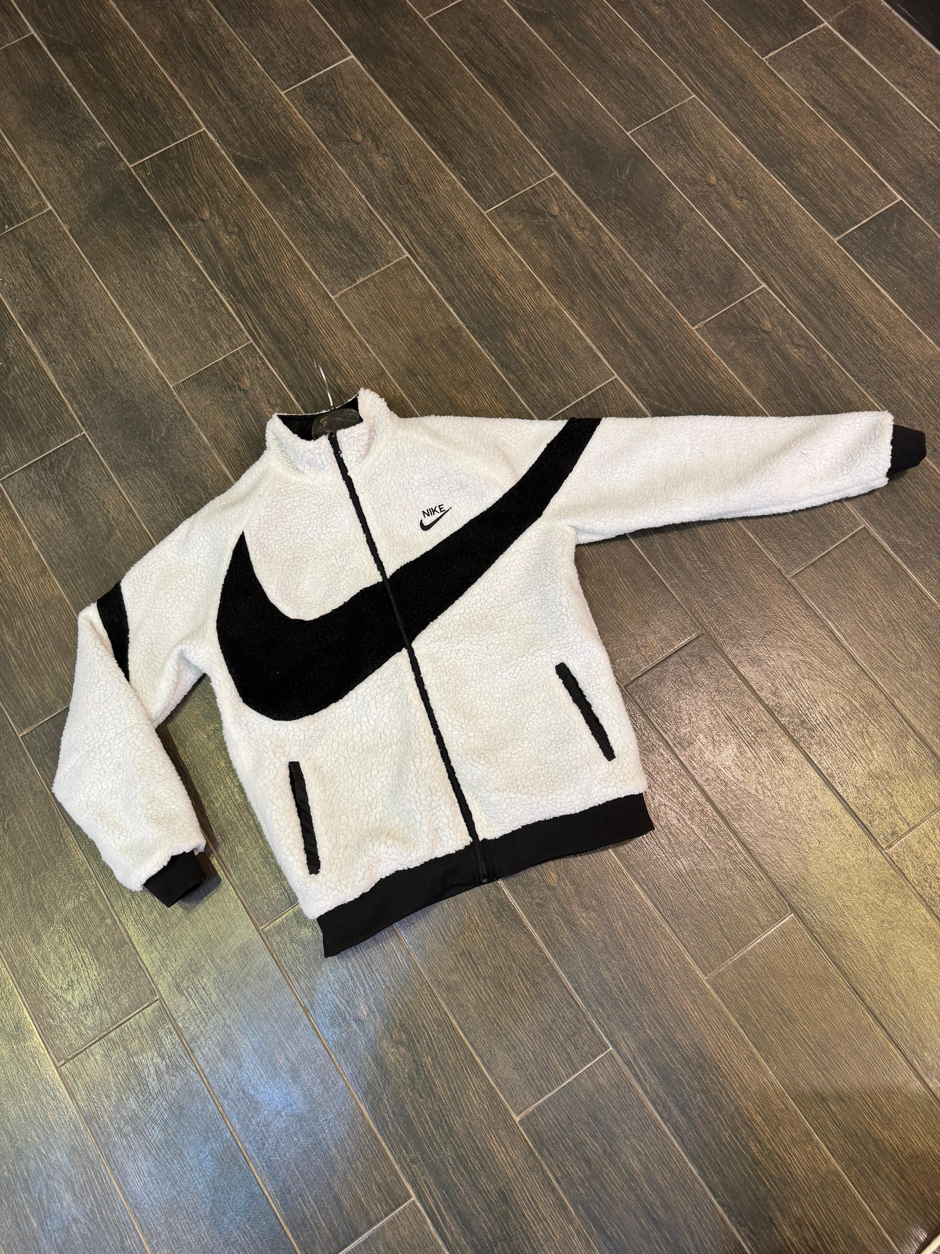Nike Boa Sherpa Jacket – White (Double-Sided)